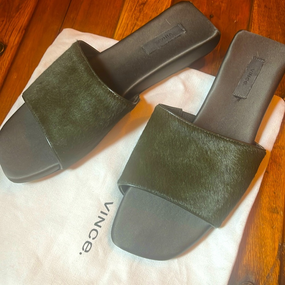 Vince Garth pony hair sandals - forest green size 37  US 37M
